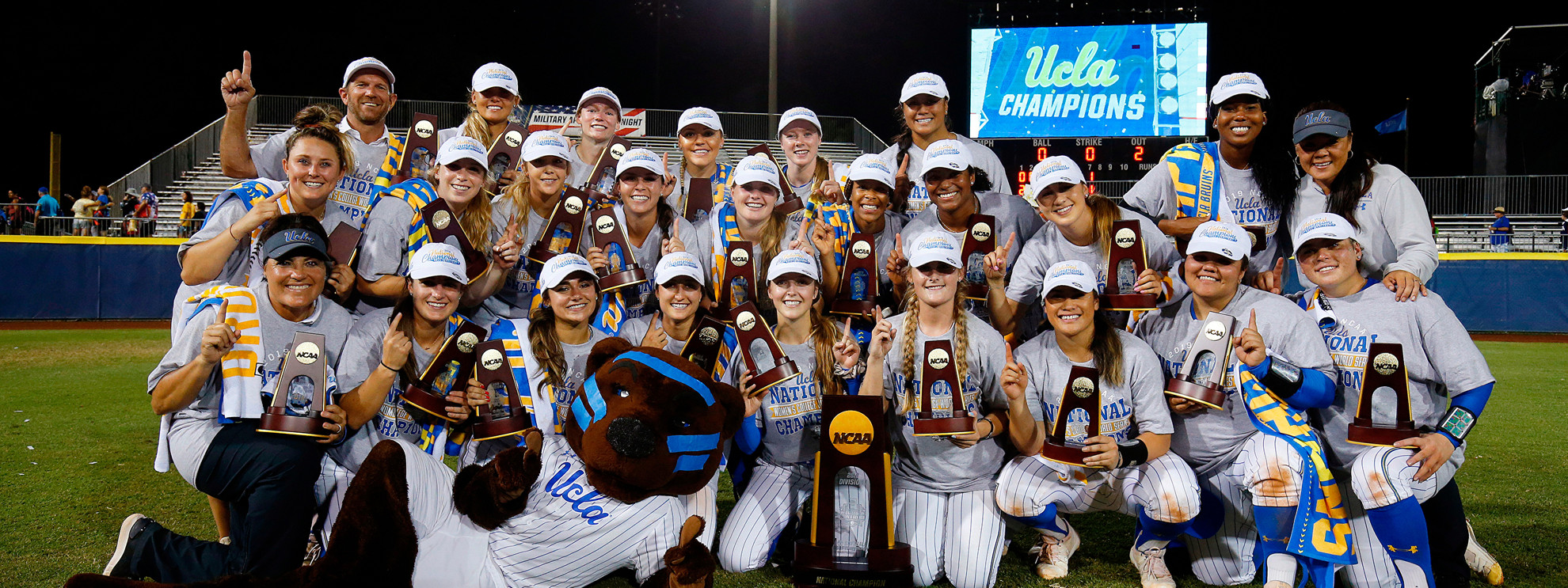 W1L2019C138.jpg OKLAHOMA CITY, OK - JUNE 4: The UCLA Bruins celebrate their vict
