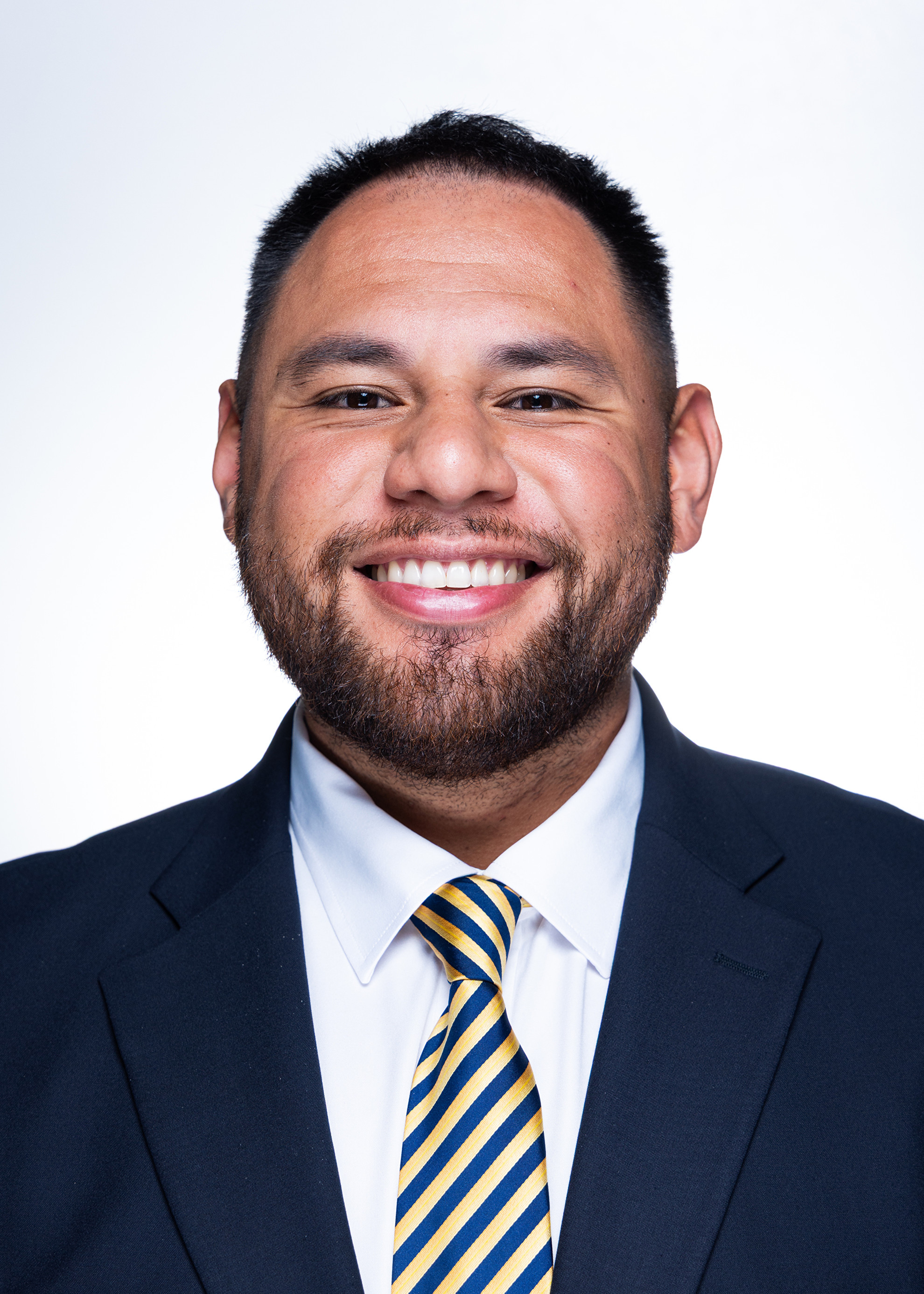 Nick So'oto - 2026 UCLA Football Headshot So'oto_Nick_20260806_FB_MediaDay_Headshots_JR2941